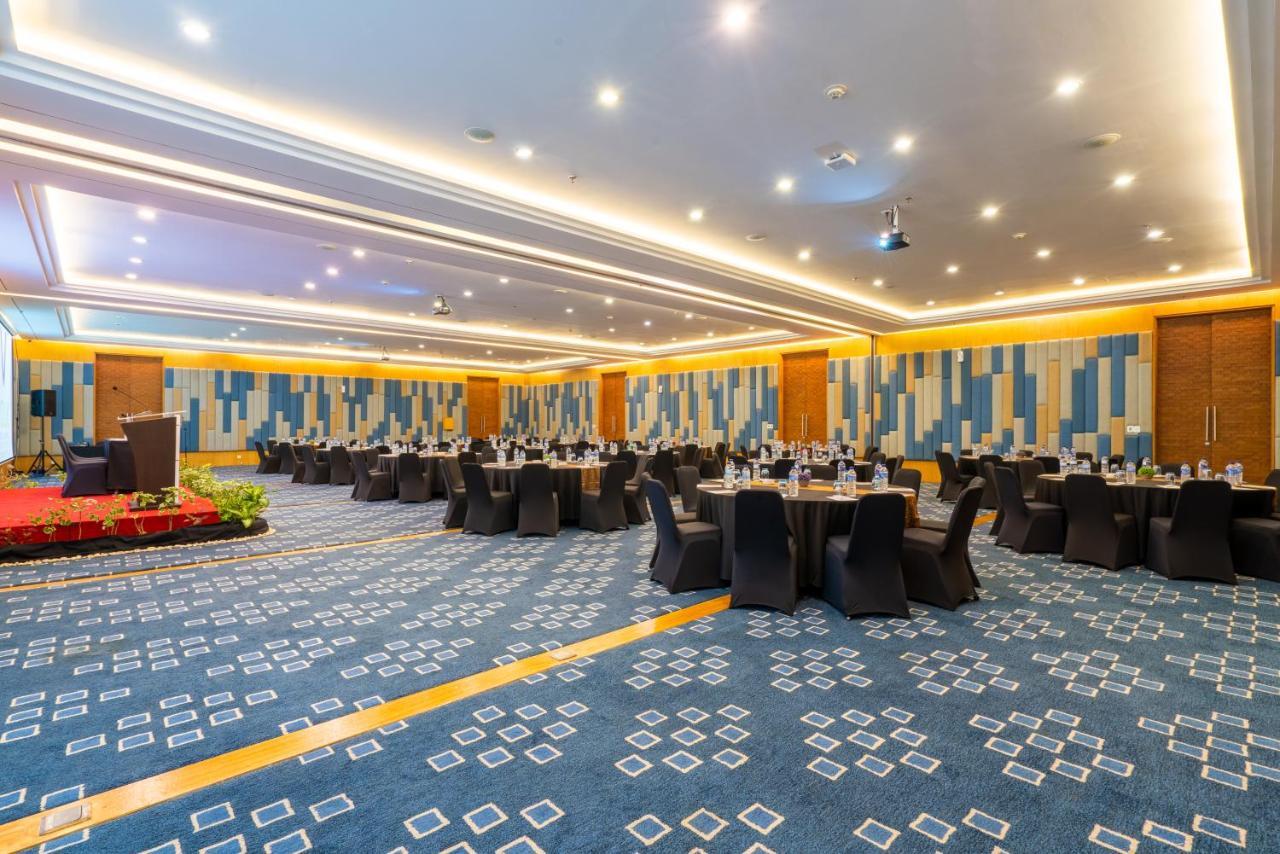 Vouk Hotel And Suites נוסא דואה מראה חיצוני תמונה